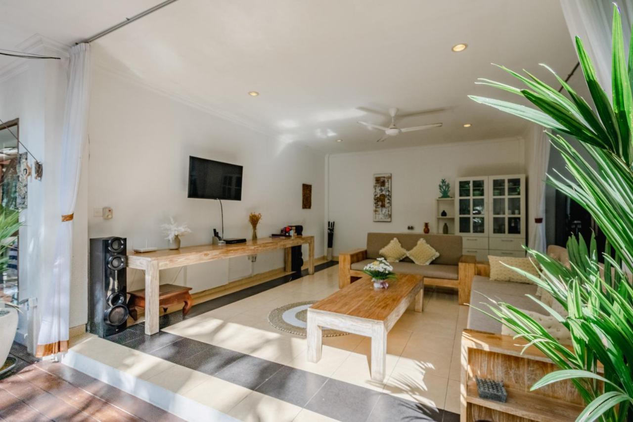 Villa Alleira Seminyak By Best Deals Asia Hospitality Dış mekan fotoğraf
